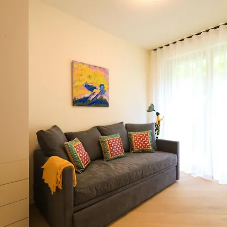 Isabella Vila Menaggio