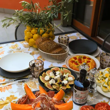 Isabella Vila Menaggio