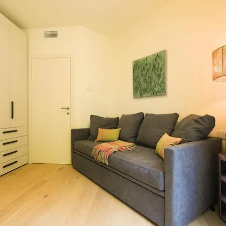 Isabella Vila Menaggio